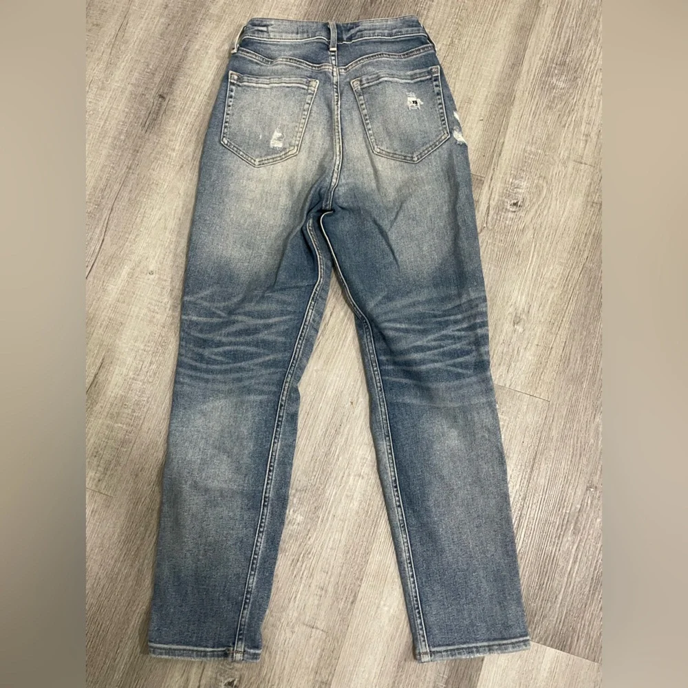 Hollister 💙Mom Jeans Blue High Rise Distressed Denim, size 0